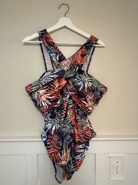 NEW: Women’s Tropical Cross-Front One-Piece Swimsuit Coral & Navy / Green Palms